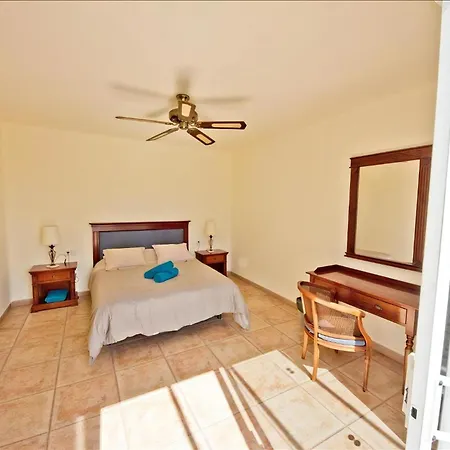 Villa Great Luz De La Fragata 4 Bedrooms Private Pool Location Costa Teguise