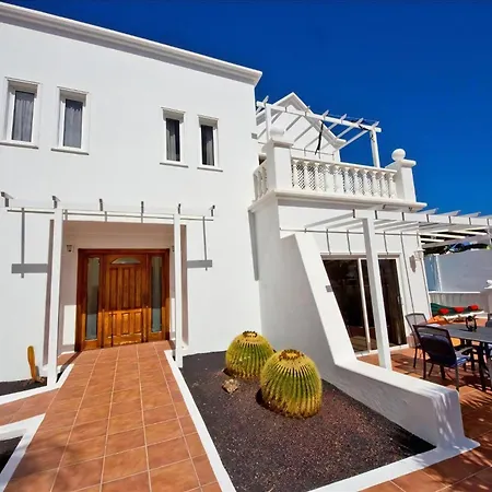 Great Luz De La Fragata 4 Bedrooms Private Pool Location * Costa Teguise