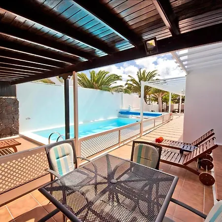 Great Luz De La Fragata 4 Bedrooms Private Pool Location Villa Costa Teguise